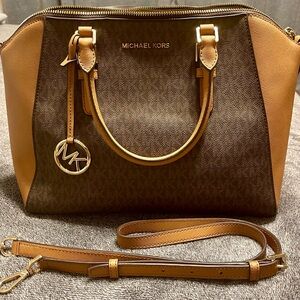 Michael Kors Crossbody Zipper tote